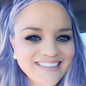 Meet your Posher, Cassandra